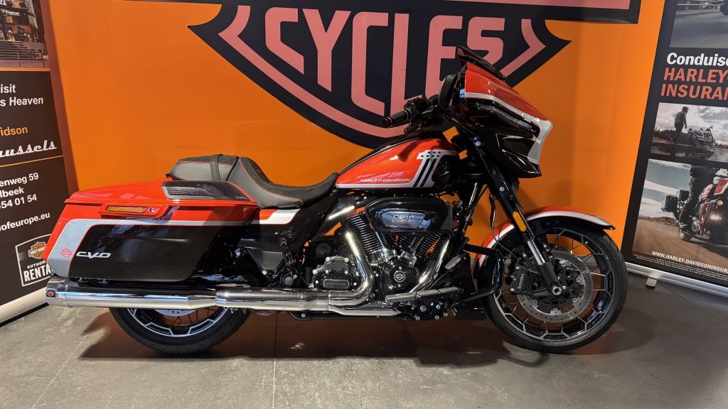  Tour STREET GLIDE CVO