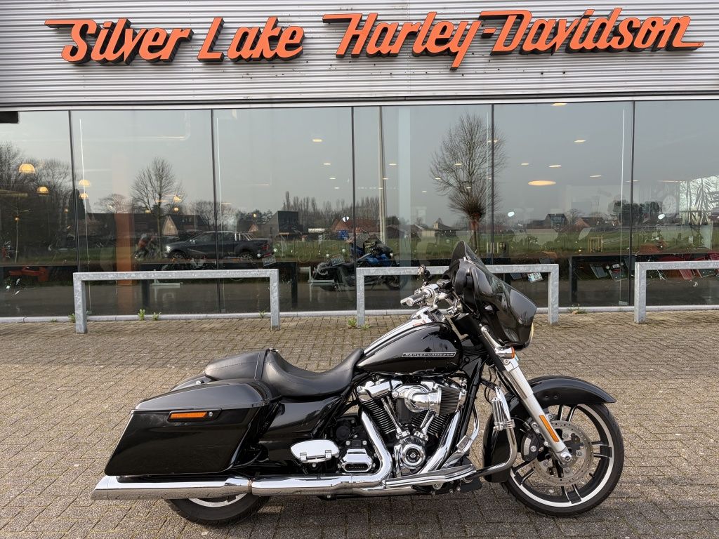 Touring Street Glide met 12 maanden waarborg