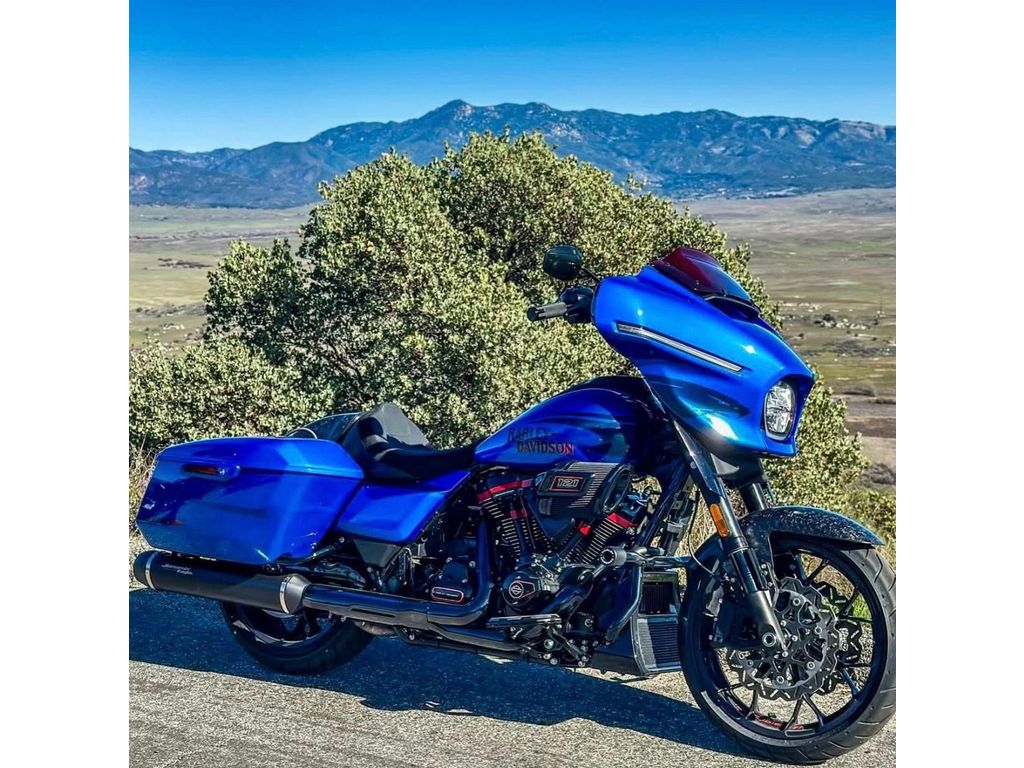  FLHXSTSE Street Glide CVO 121