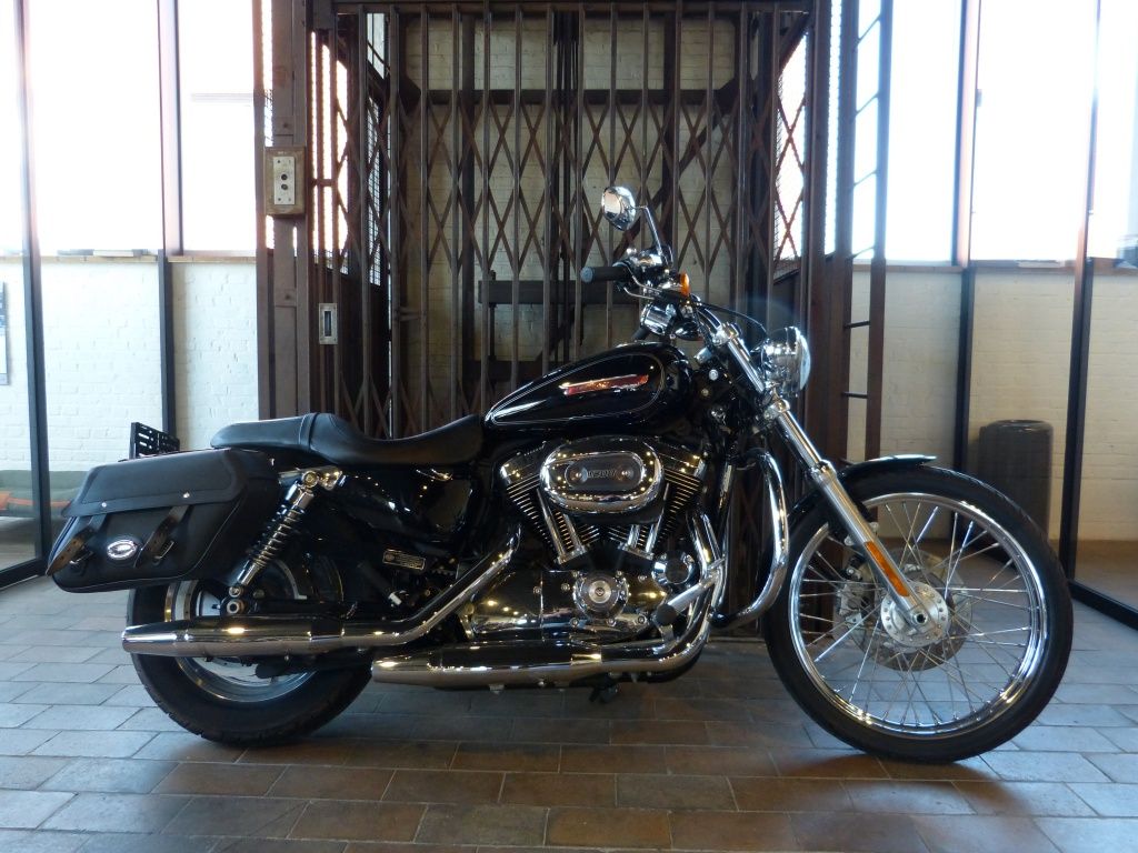  Sportster XL1200C Custom