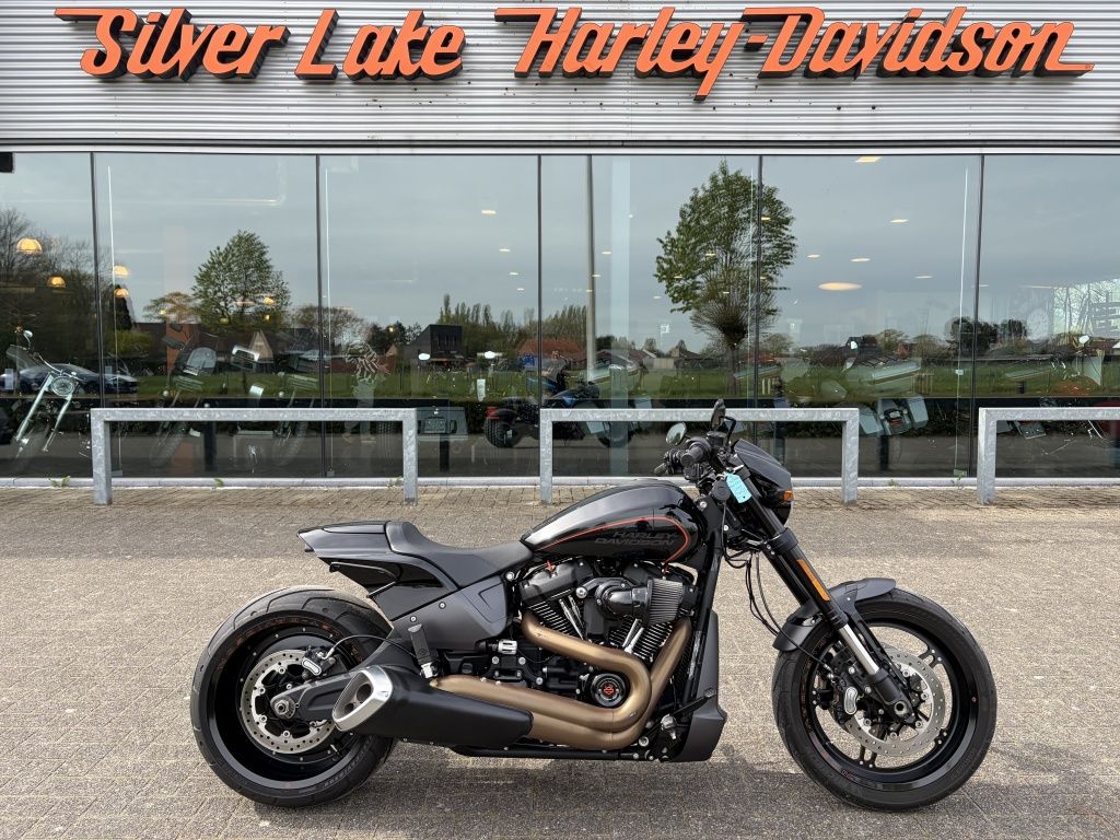  Softail FXDR in opdracht van onze klant