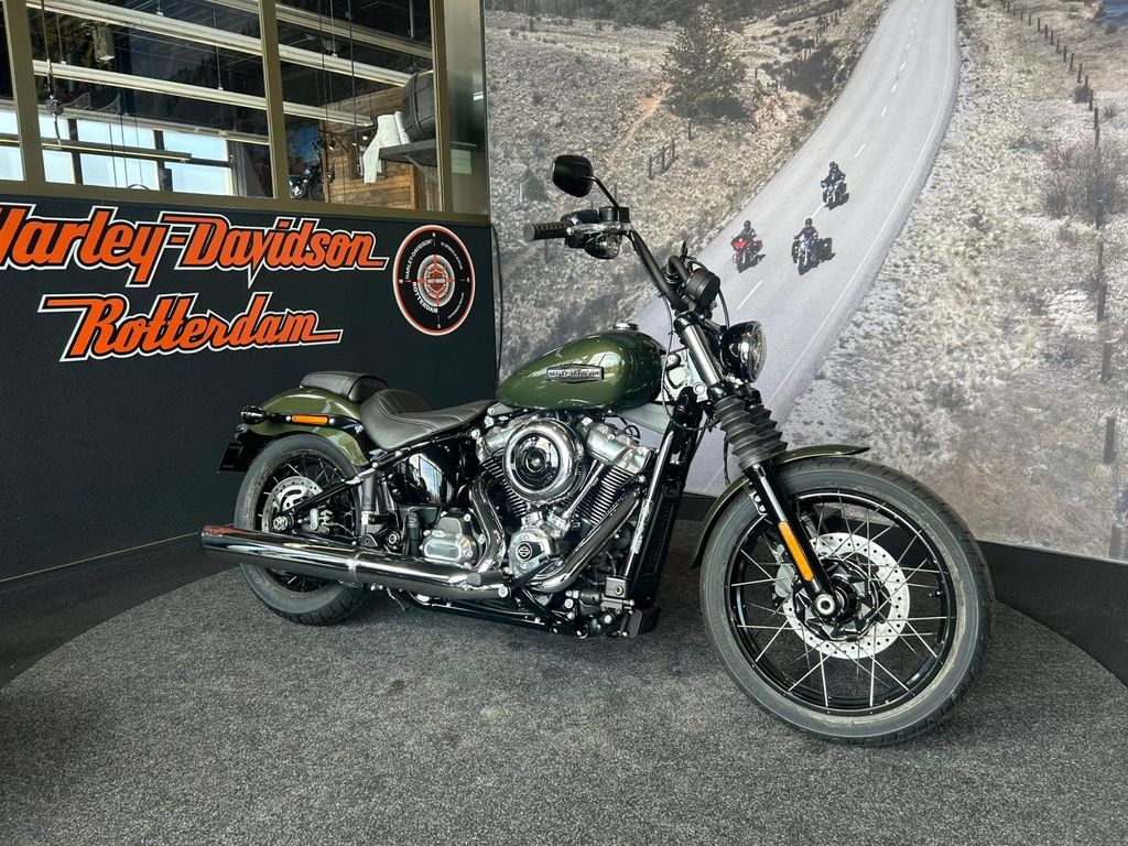  FXBB STREET BOB Laced Wheels - Premium Solid Color