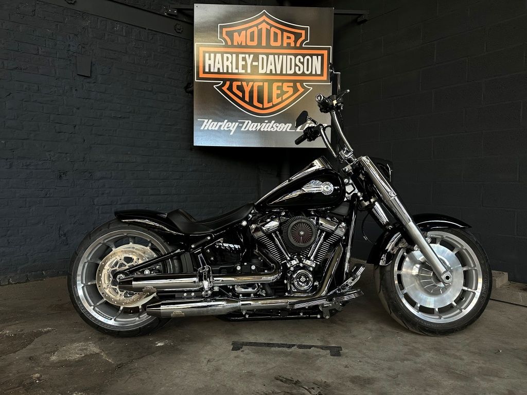  FAT BOY 114 CUSTOM SOFTAIL