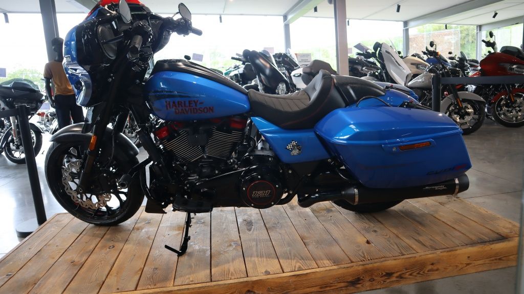  Tour Road Glide St CVO