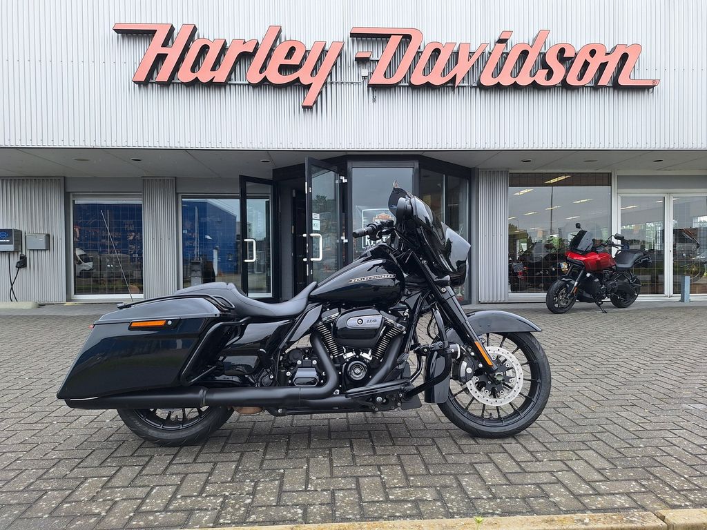  FLHXS Street Glide Special 114