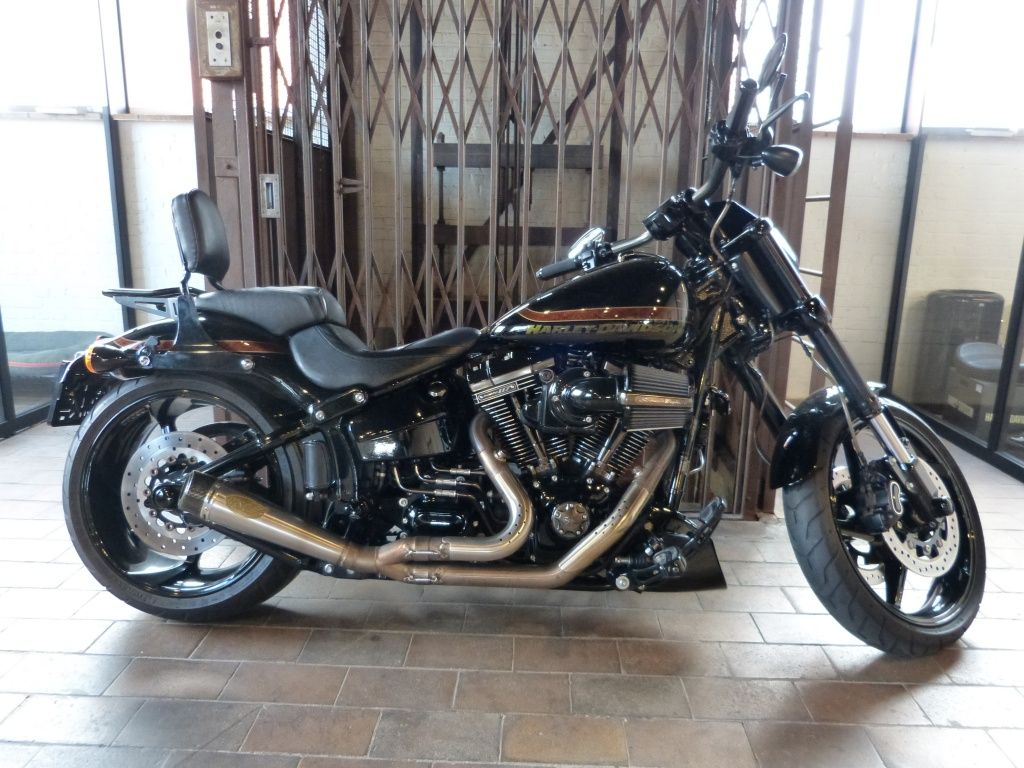  SOFTAIL Pro Street Breakout CVO