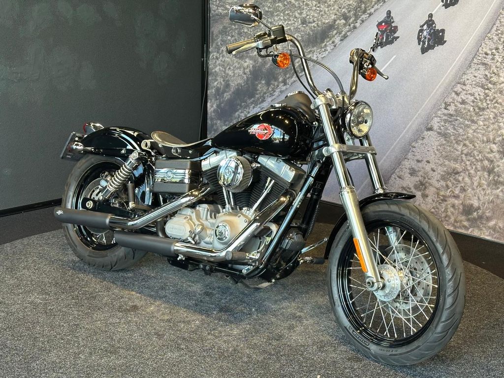  FXDB Street Bob