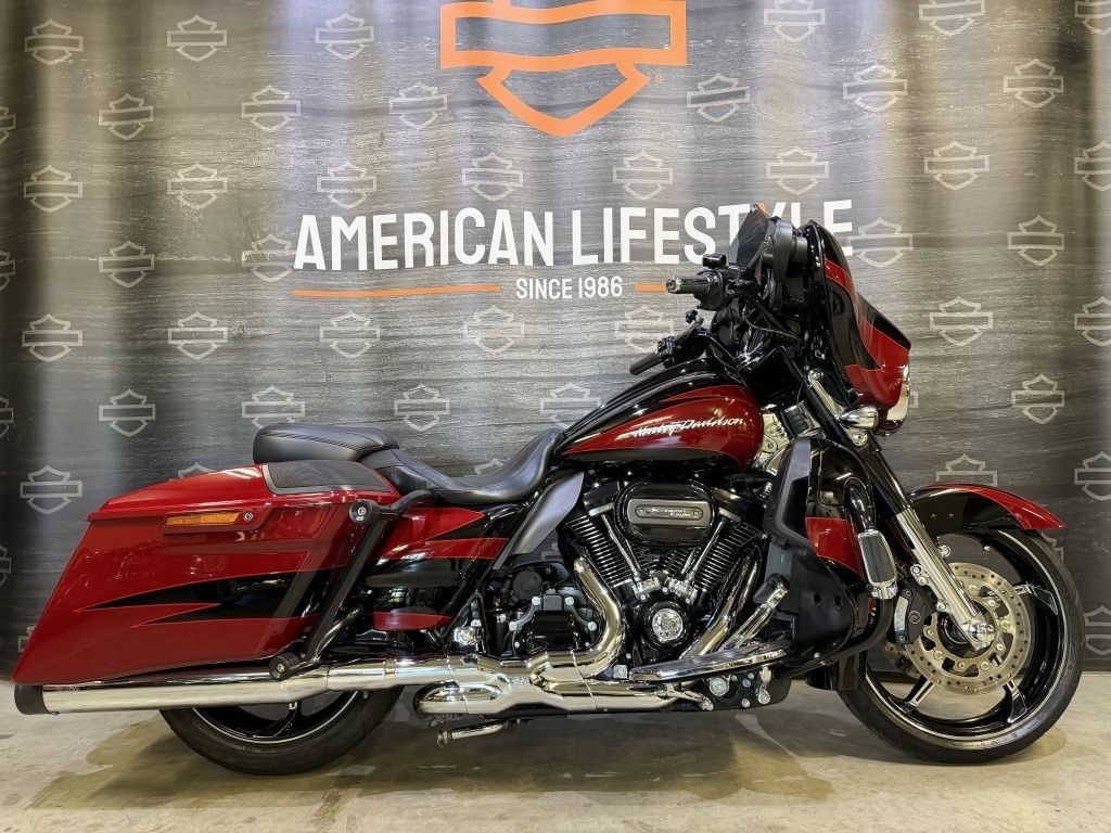  Touring Street Glide CVO FLHXSE