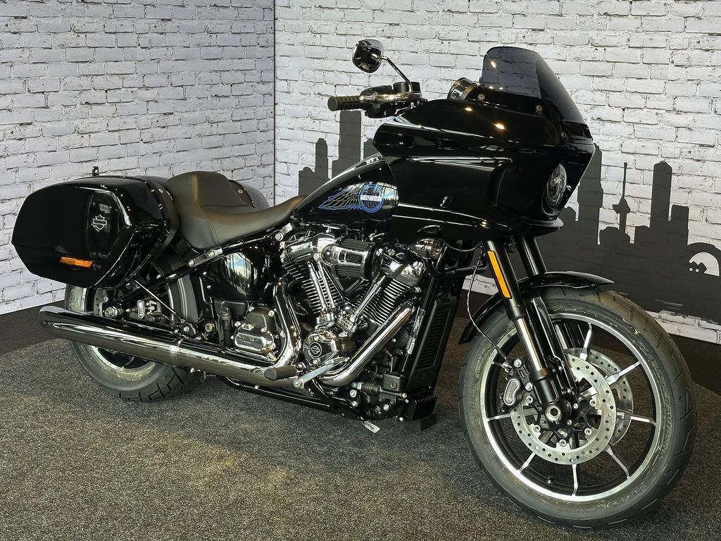  SOFTAIL FXLRST LOW RIDER ST van 30.995,- voor 29.990,-