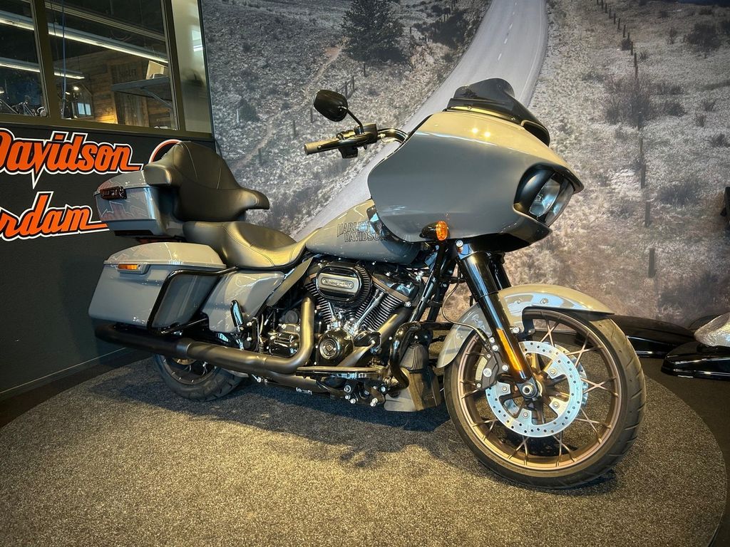  FLTRXST ROAD GLIDE ST