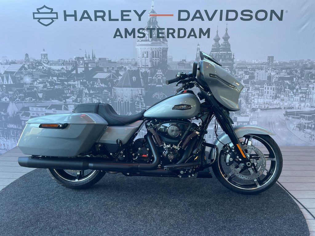  FLHX STREET GLIDE Solid Colour Blacked Out