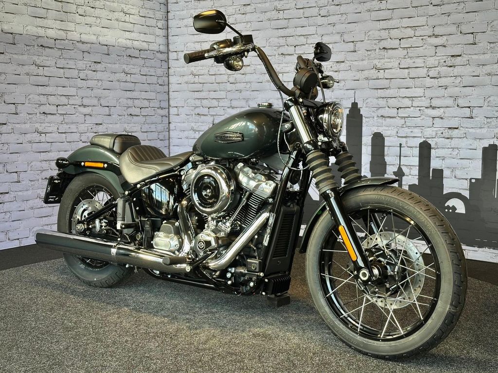  FXBB STREET BOB Laced Wheels - Solid Color van &amp;#8364; 20.845,- voor &amp;#