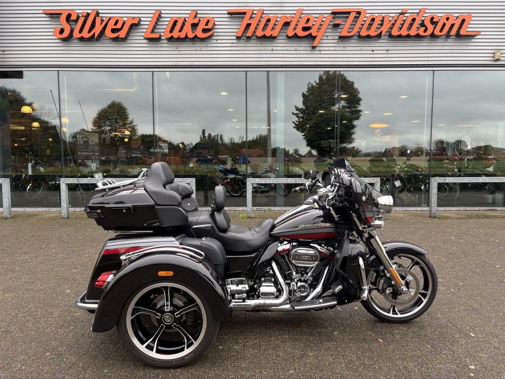   Trike CVO Tri Glide met 12 maanden waarborg