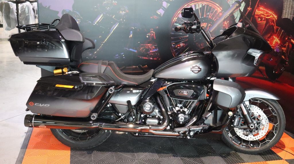  Tour ROAD GLIDE CVO